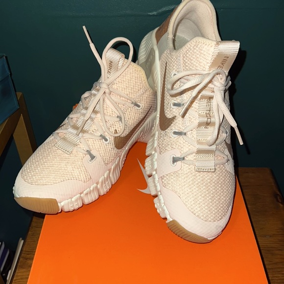 Nike Metcon size 9.5 WORN ONCE! Pink. With box! Excellent condition!!